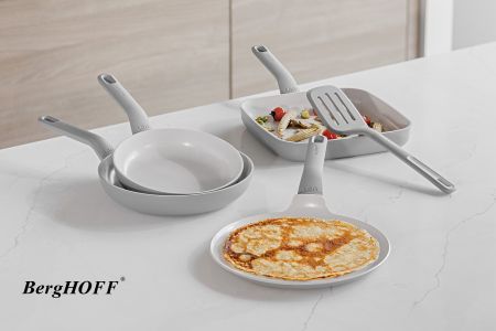 Set van 4 pannen met antiaanbaklaag + keukenspatel - BergHOFF